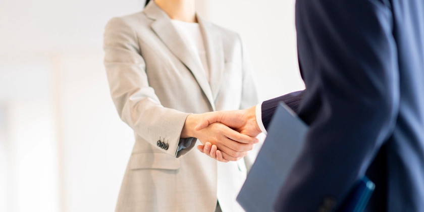 クラウドシステムを活用し、入退社手続き業務を効率化した事例